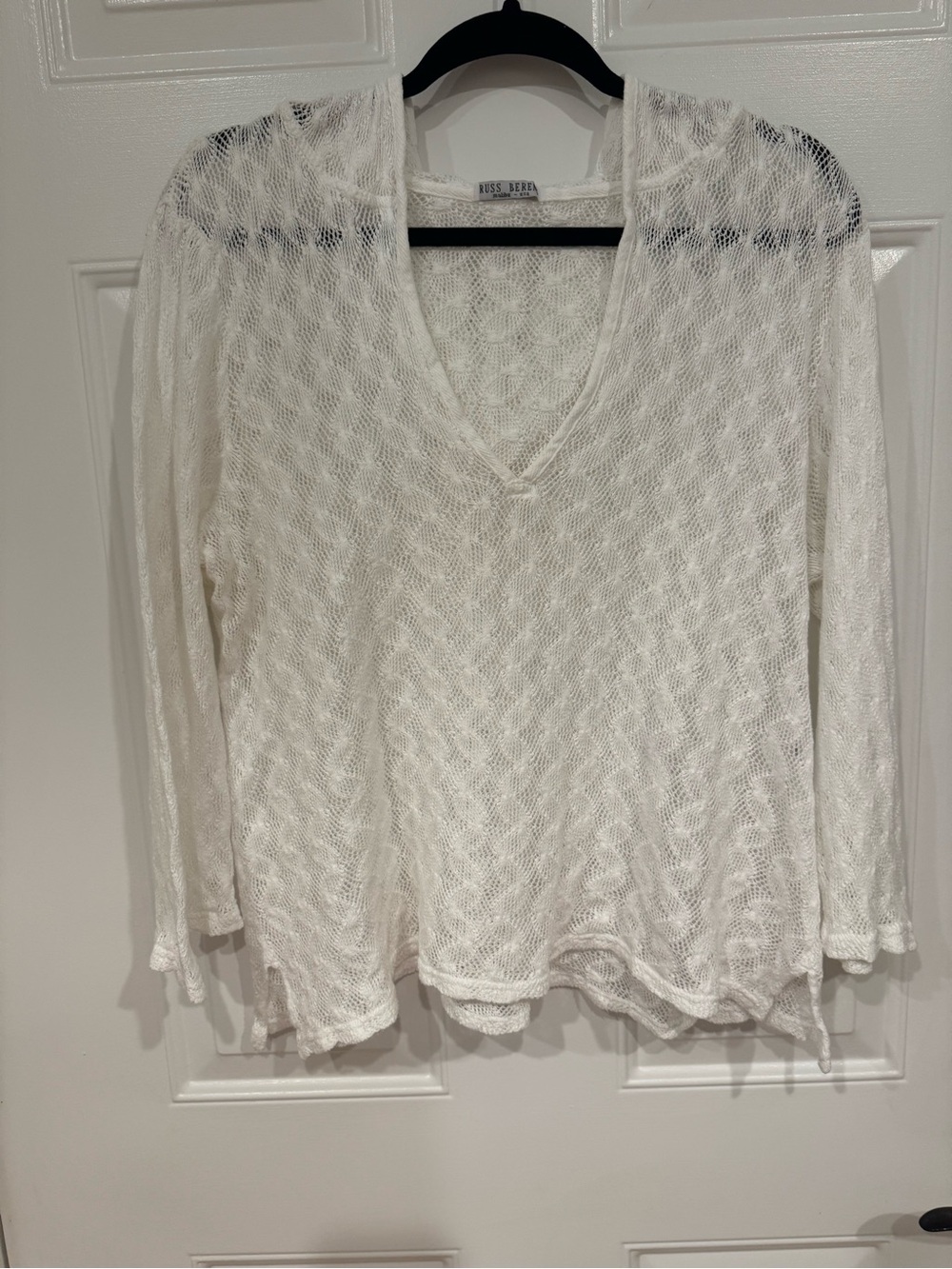 RUSS BERENS Malibu White Open-Weave V-Neck Pullover Sweater